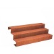 escalier en acier corten dans un jardin vue de face