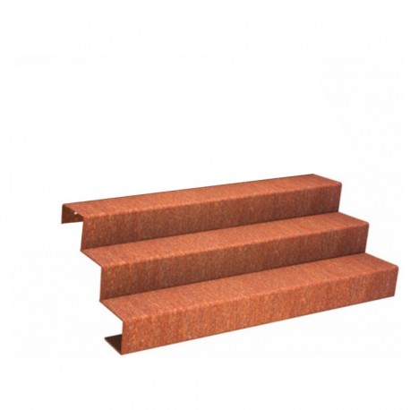 escalier en acier corten dans un jardin vue de face